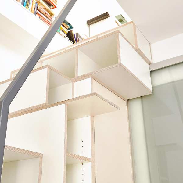 radix - Hart46 - Raumspartreppe mit Kleiderschrank, Multiplex Birke filmbeschichtet, Dekorspan Champagner, Handlauf Stahl, Schiebetür Glas satiniert – WERKZEG Design Preis 2021 (Silber) radix - Hart46 - Raumspartreppe mit Kleiderschrank, Multiplex Birke filmbeschichtet, Dekorspan Champagner, Handlauf Stahl, Schiebetür Glas satiniert – WERKZEG Design Preis 2021 (Silber) 5